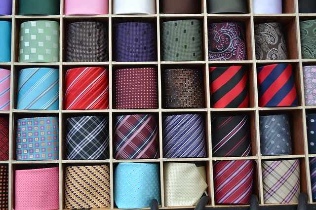 Idee riciclo cravatte: cosa fare e come riutilizzarle